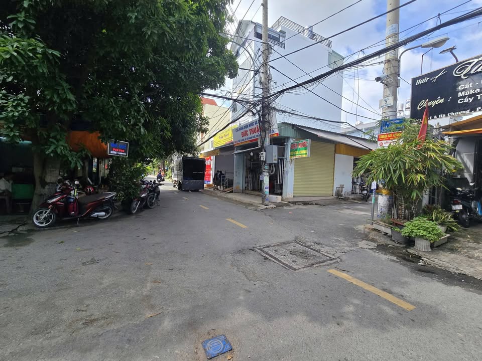 Nhà phố Quận 12 Trung Mỹ Tây 199m² - Vị trí đắc địa, kinh doanh sầm uất!