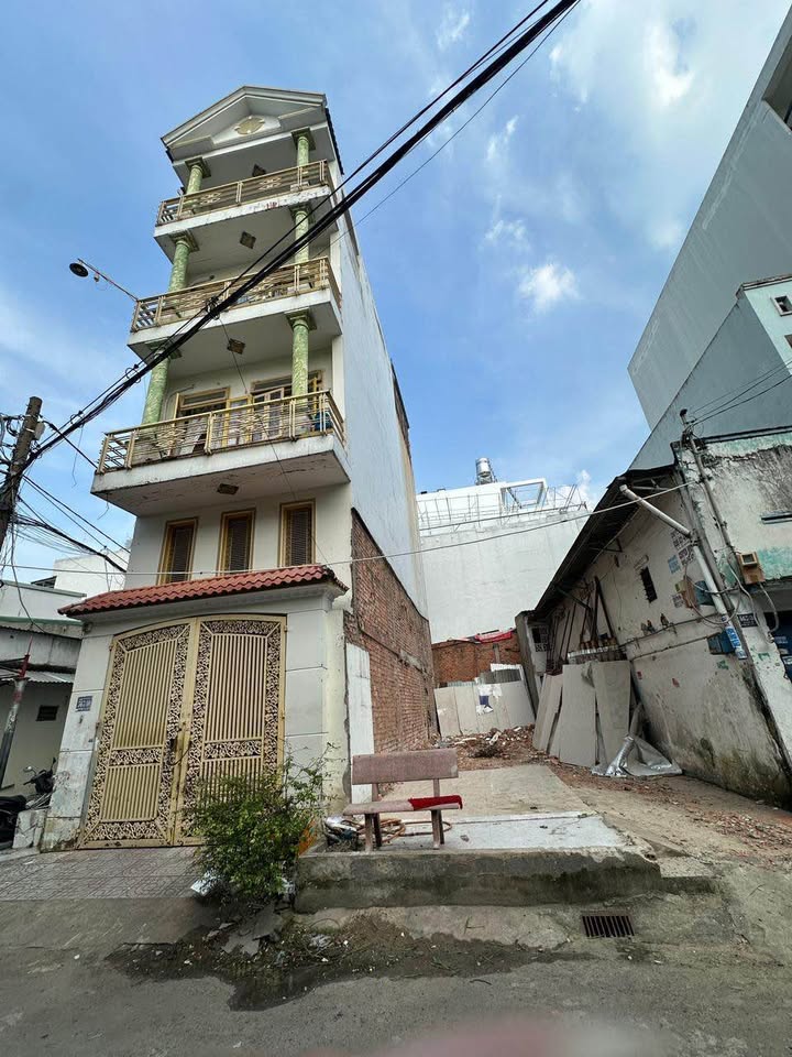 Nhà lô góc Nguyễn Ánh Thủ, 85m² - Kinh doanh, ở tốt, 9 phòng