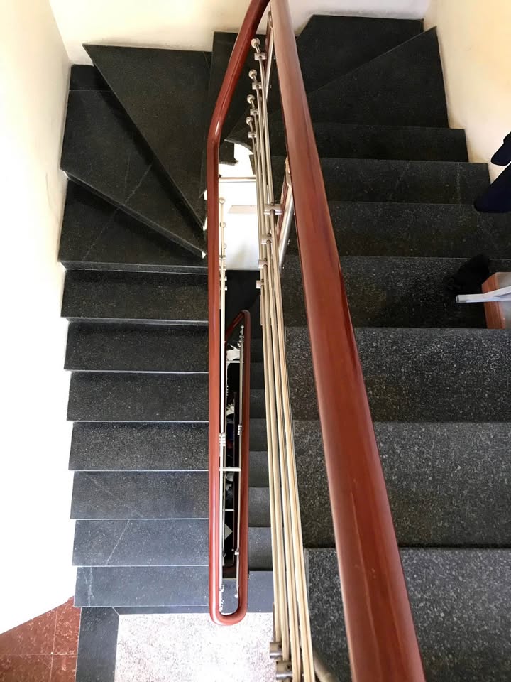 Nhà 4 Tầng Cao Thắng, Hạ Long - 70m² Hướng Tây Bắc, Giá 4.3 Tỷ