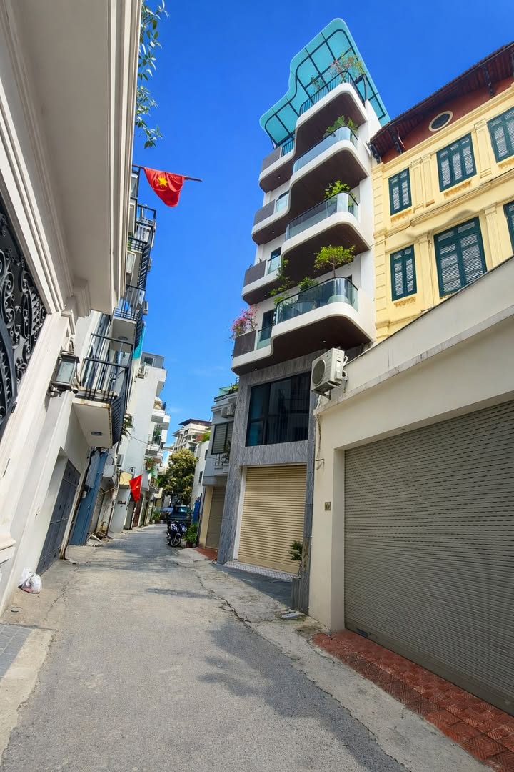 Nhà phố Ngọc Lâm, Long Biên, 50m², 15 tỷ - Sẵn sàng ở ngay!