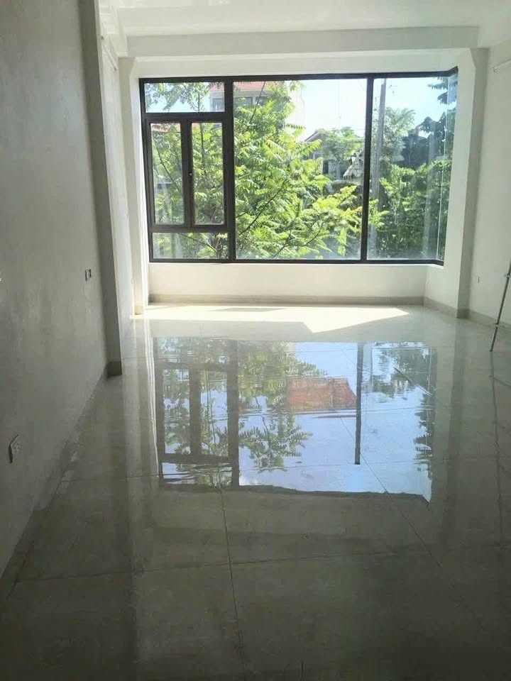 Nhà 3 Tầng Thạch Bàn 40m² - Vỉa Hè Ô Tô Kinh Doanh 15 Triệu