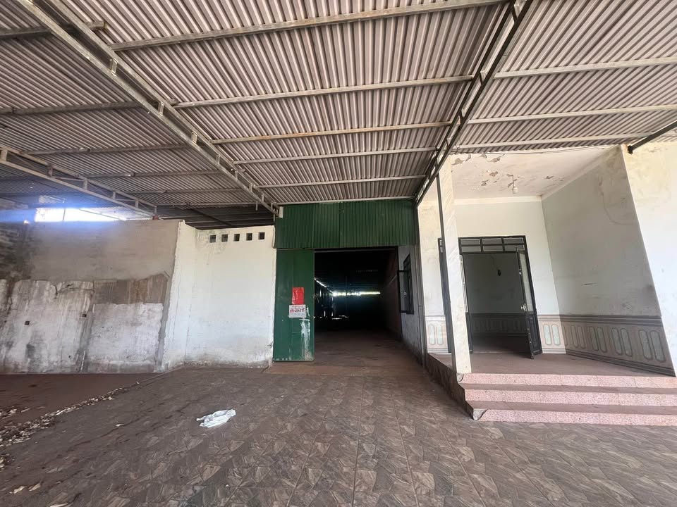 Nhà kho 2000m² mặt tiền 36m TP Gia Nghĩa - Kinh doanh, sản xuất thuận lợi