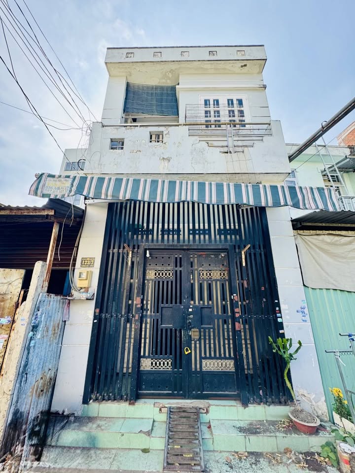 Nhà Hẻm Xe Hơi Đường Số 4 Tân Phú - 53m² Giá 5.7 Tỷ, Sổ Hồng Vuông Đẹp