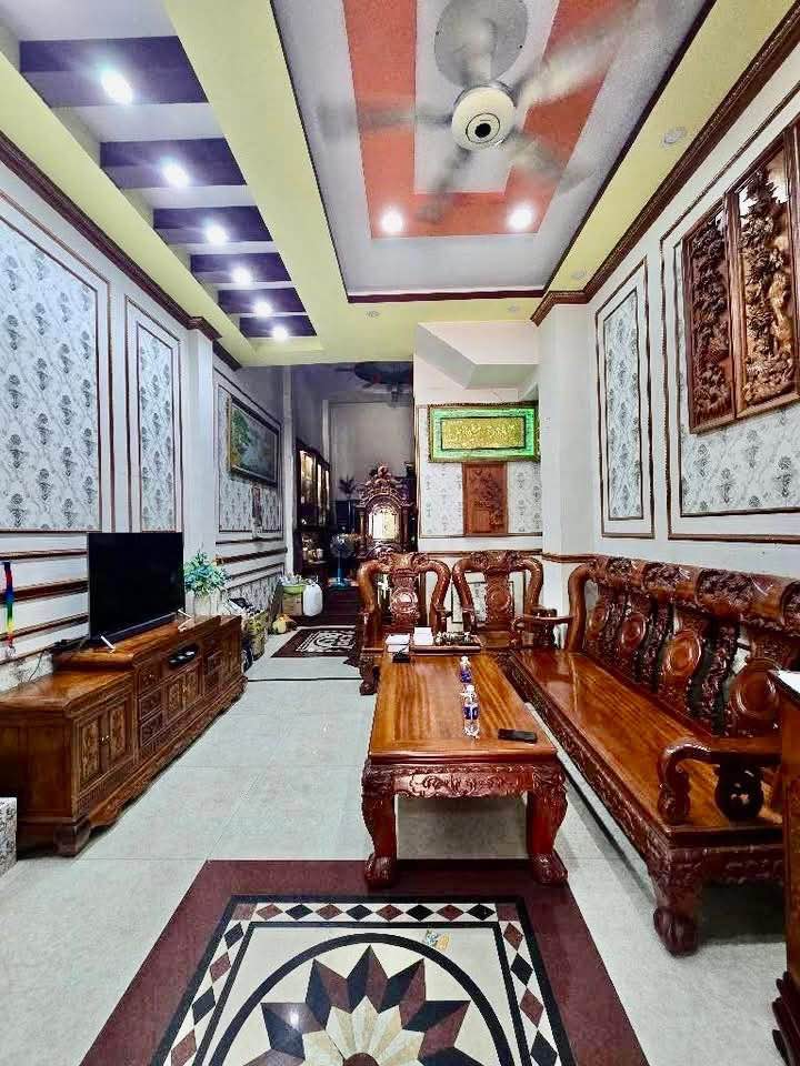 Nhà Phố Mặt Tiền Quận Tân Phú 64m² - Kinh doanh sầm uất, tiềm năng lớn!