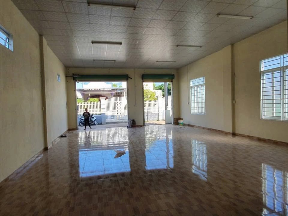 Nhà Long Khánh 205m² giá 2.3 tỷ - Sổ hồng sẵn!