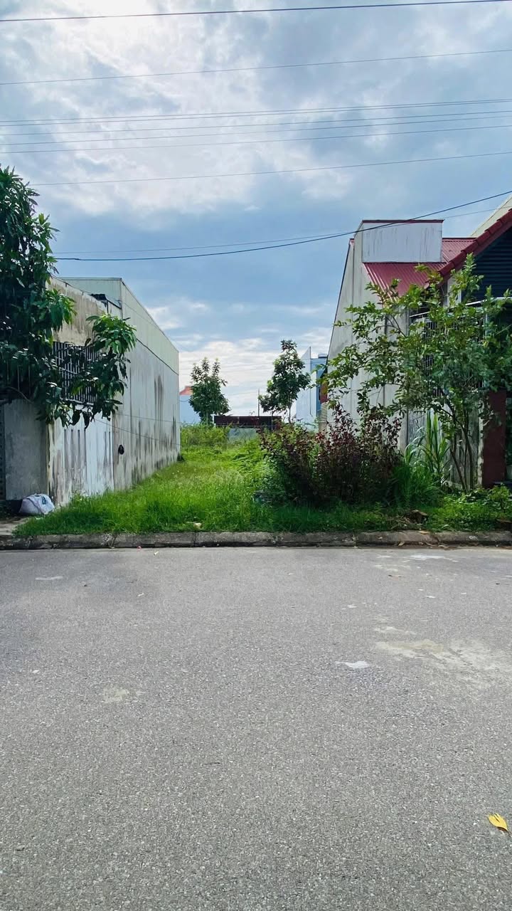 Đất Nền Mặt Tiền 10.5m TX.Quảng Trị - View Công Viên Võ Thị Sáu, Sổ Đỏ Rõ Ràng