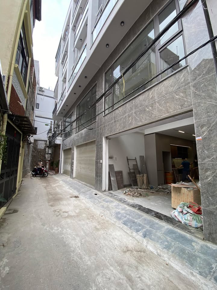 Nhà Bát Khối Long Biên 50m² 6 Tầng Full Nội Thất - Sổ Đỏ Vuông Vắn