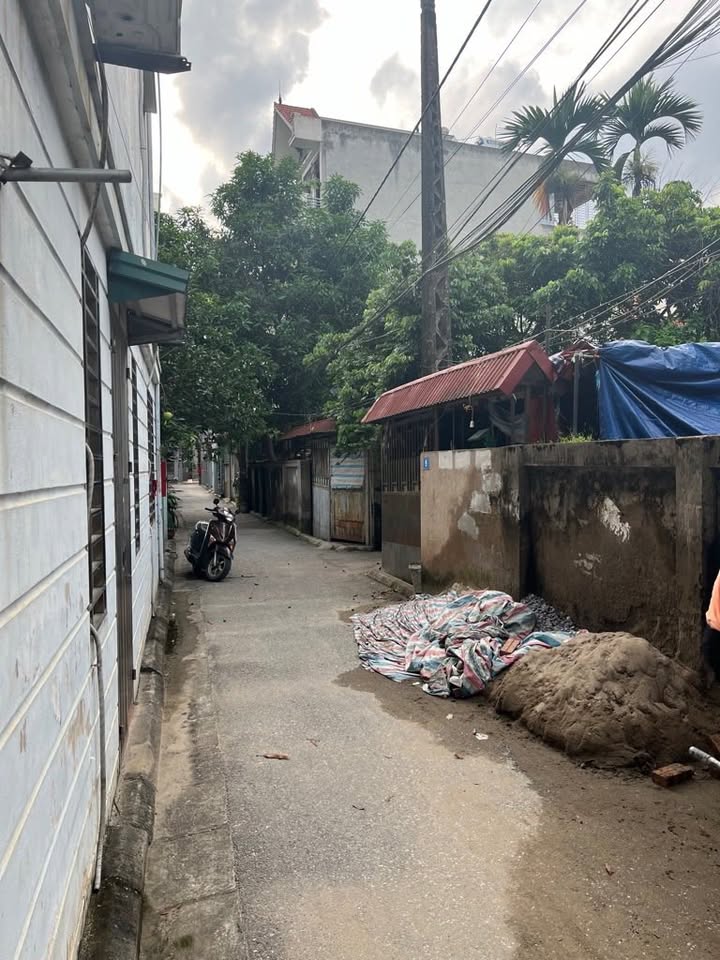 Bán đất Giang Biên 158m² - Ngõ ô tô thông, Sổ đỏ sẵn sàng - Giá tốt hơn thị trường!