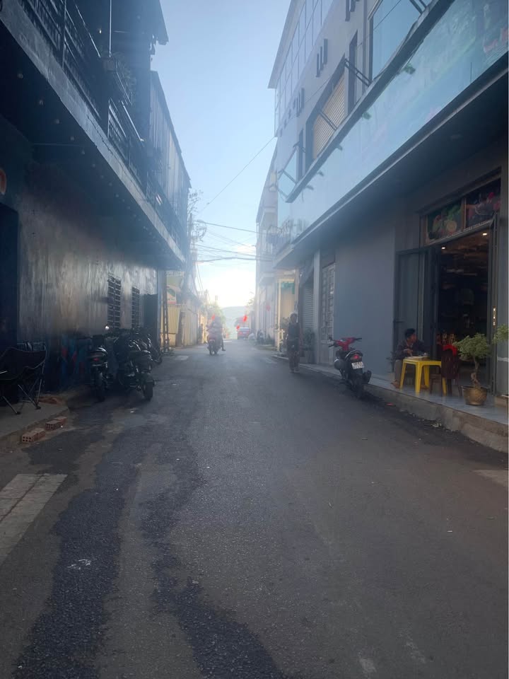 Nhà Phố Sư Vạn Hạnh Đức Trọng 170m² giá 6.25 tỷ - Mặt tiền kinh doanh