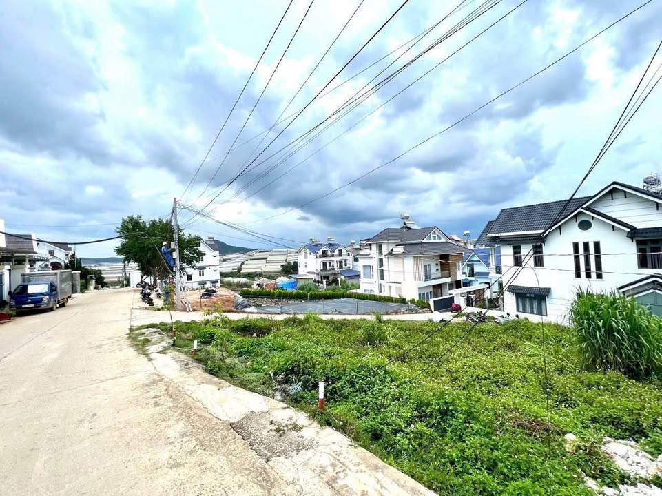 Bán Đất Biệt Thự Nam Hồ Đà Lạt - 400m² Lô Góc, Sổ Đỏ Riêng