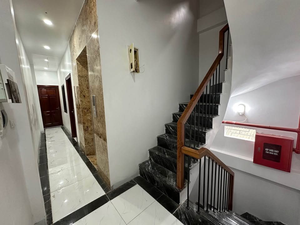 Nhà Riêng Vĩnh Hưng 80m² 5 Tầng Thang Máy - Giá 17 Tỷ - Ô Tô Vào Tận Nhà