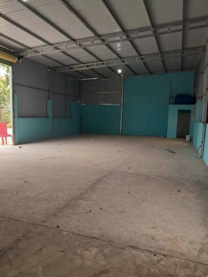 Cho thuê kho xưởng Hóc Môn 180m² - Sẵn sàng hoạt động