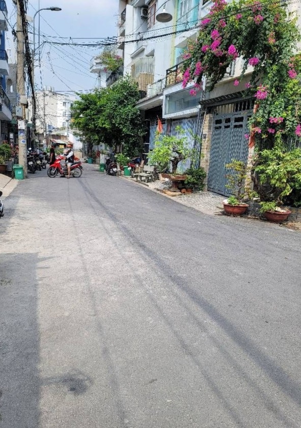 Nhà 2 Tầng 80m² Hẻm Xe Hơi Phạm Văn Đồng, Thủ Đức - Giá 5.6 Tỷ