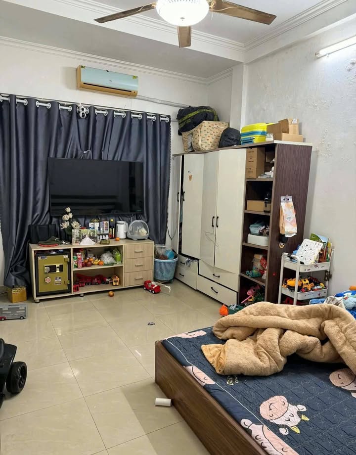 Cho thuê nhà 35m² Nguyễn Khang, Cầu Giấy - 5 tầng, 3PN, Ngõ Ô Tô