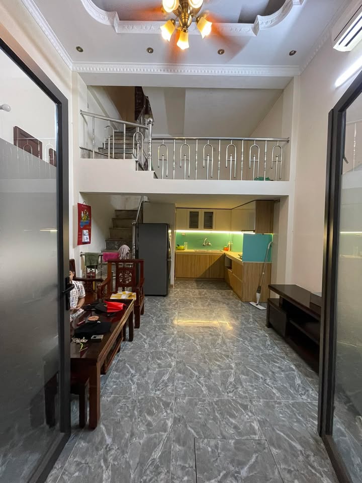 Nhà riêng Ngõ 75 Tân Ấp Ba Đình 10.5 triệu - Full nội thất, vào ở ngay!