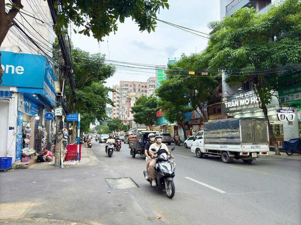 Nhà Đường CMT8 Biên Hòa 68.7m² Sổ Đỏ Chính Chủ - Giá 5.x Tỷ