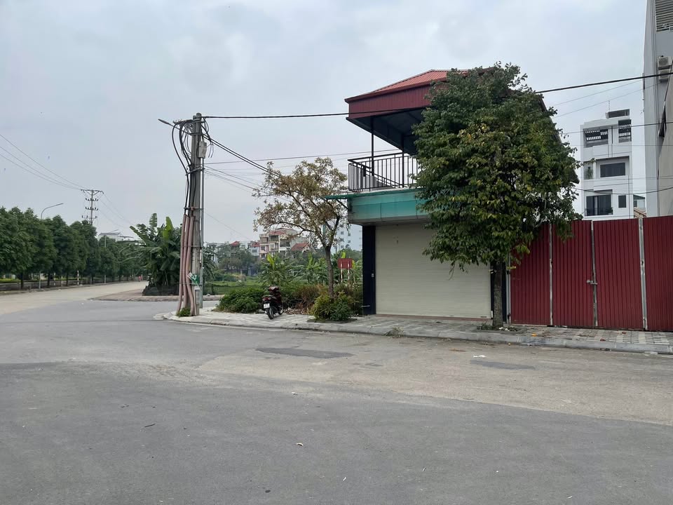 Đất nền Đan Phượng, 80m² giá 21.2 tỷ - Đường lớn sầm uất!