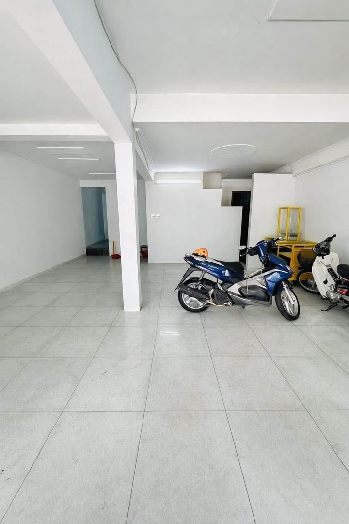 Mặt Bằng Phố Hàn Nha Trang 100m² - Kinh Doanh Đa Ngành, Sẵn Sàng Hoạt Động!