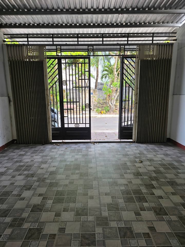 Nhà 1 Trệt 1 Lửng 150m² MT Tô Vĩnh Diện, Rạch Giá - Giá 2.85 Tỷ