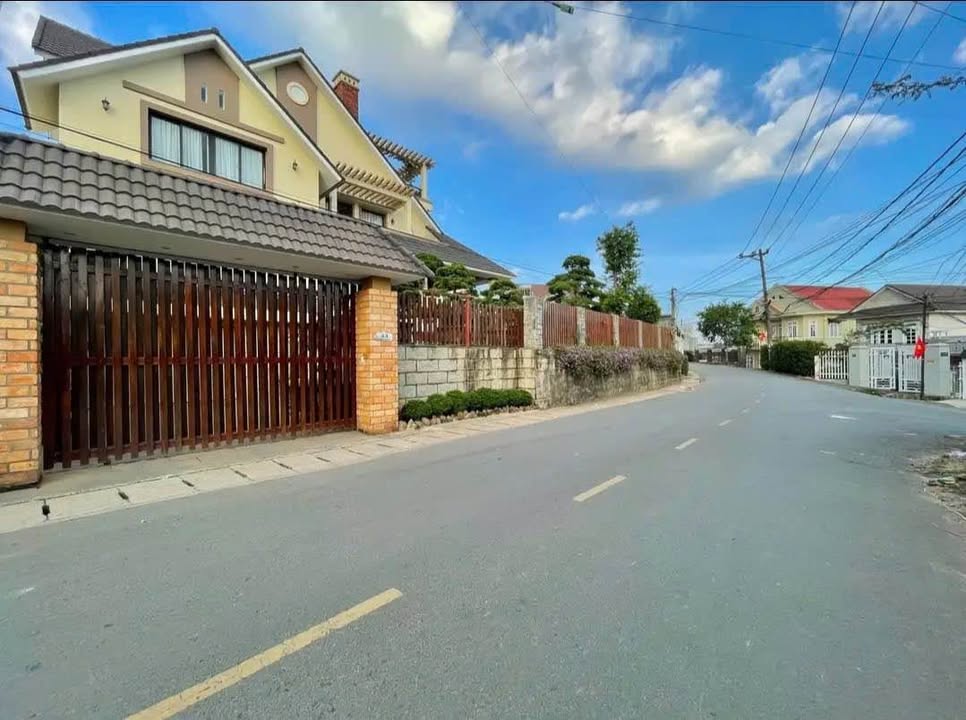 Đất Mặt Tiền Vạn Hạnh Đà Lạt 217.9m² - Sổ Hồng Riêng, Giá 15 Tỷ