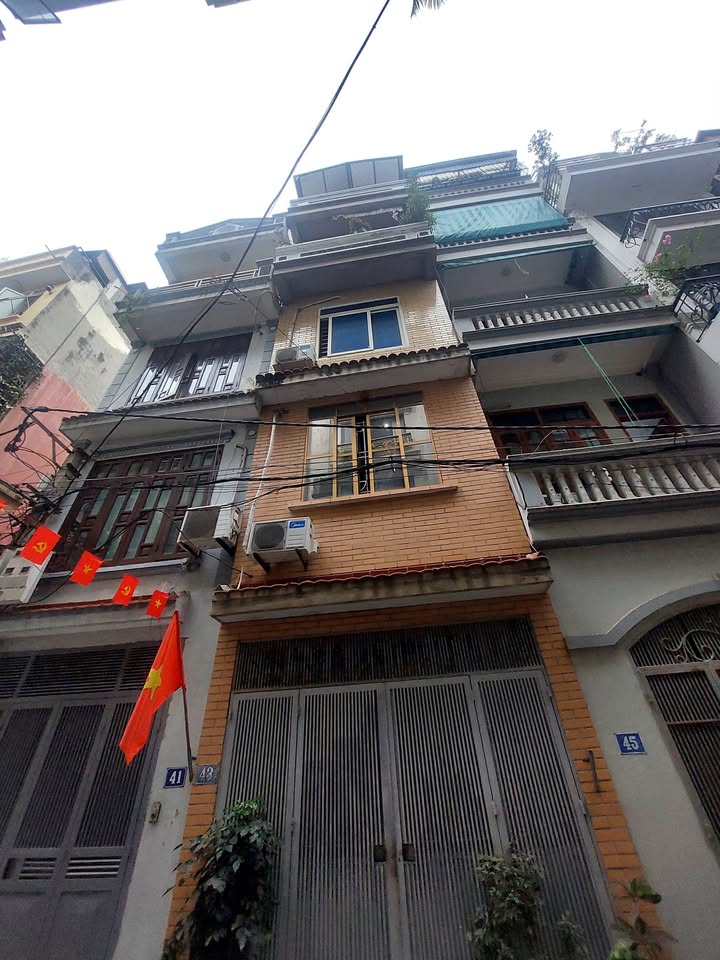 Nhà riêng Vũ Xuân Thiều 40m² - 5 tầng, 10 tỷ, ô tô vào tận nhà!