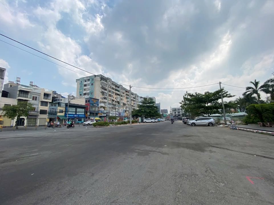 Nhà Phố Quận 10 80m² - Vị Trí Đắc Địa, Đầu Tư Sinh Lời Cao!