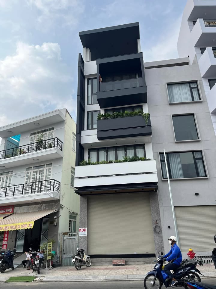 Nhà riêng Quận 3 90m² giá 11.8 tỷ - Ô tô vào tận nhà!