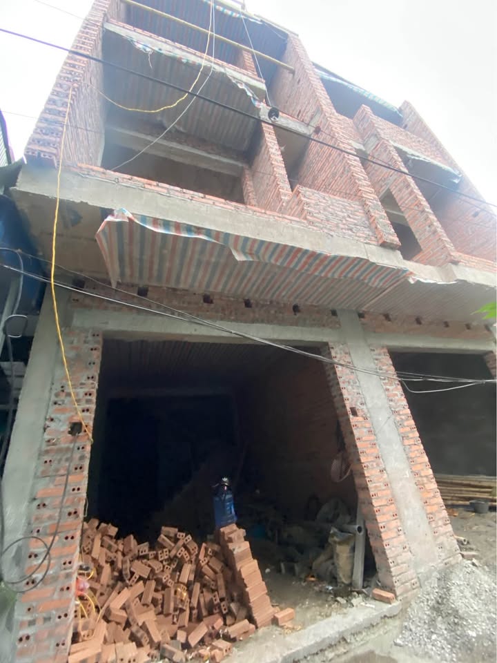 Nhà 50m² 3 Tầng Mới Xây P. Hạ Long, Nam Định - Sơn Theo Ý Khách!