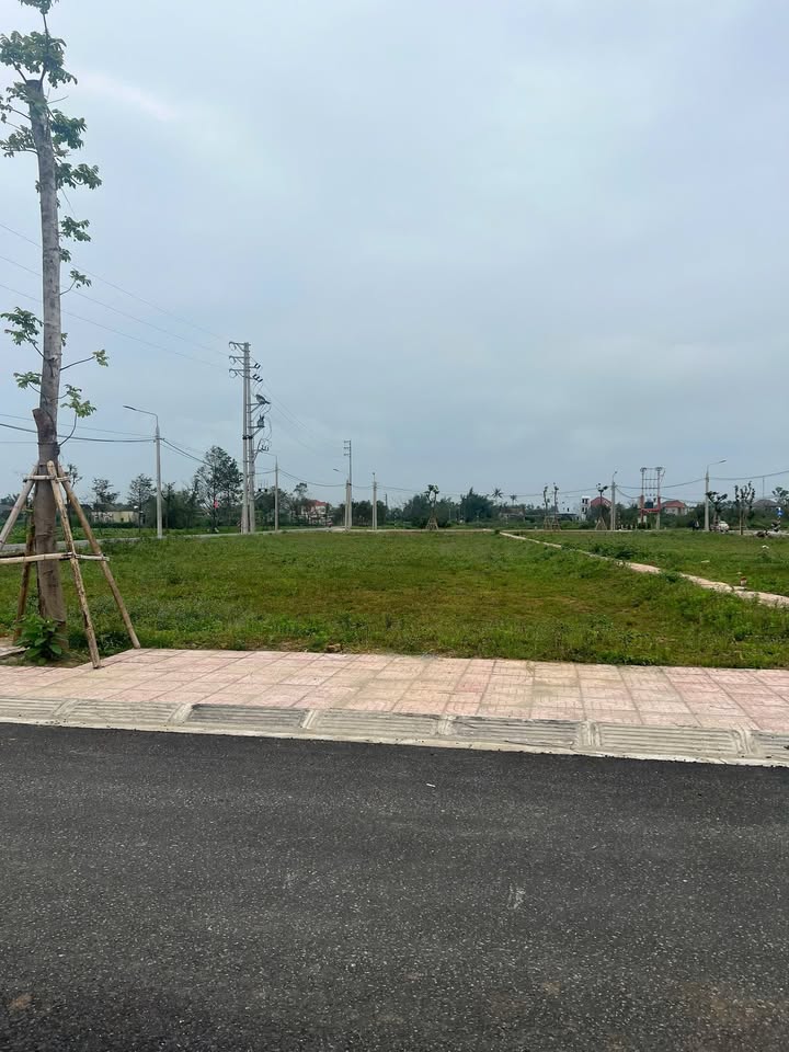 Đất Lô Góc Đan Hải, Hà Tĩnh - Sổ Đỏ 140m² - Ngay Ngã 6, Gần Cầu Cửa Hội