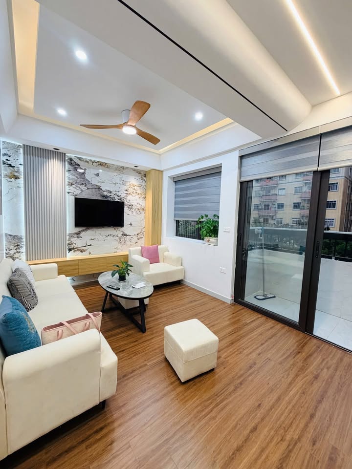 Bán căn góc 3PN VP6 Linh Đàm 60m² - Full nội thất, giá 5 tỷ