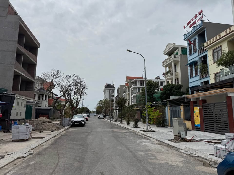 Bán đất nền 120m² Lương Ngọc Quyến, Hạ Long - Hướng Đông Nam