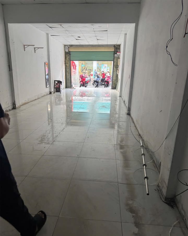 Nhà Phố Lê Văn Việt, Quận 9 100m² - Mặt tiền kinh doanh sầm uất!