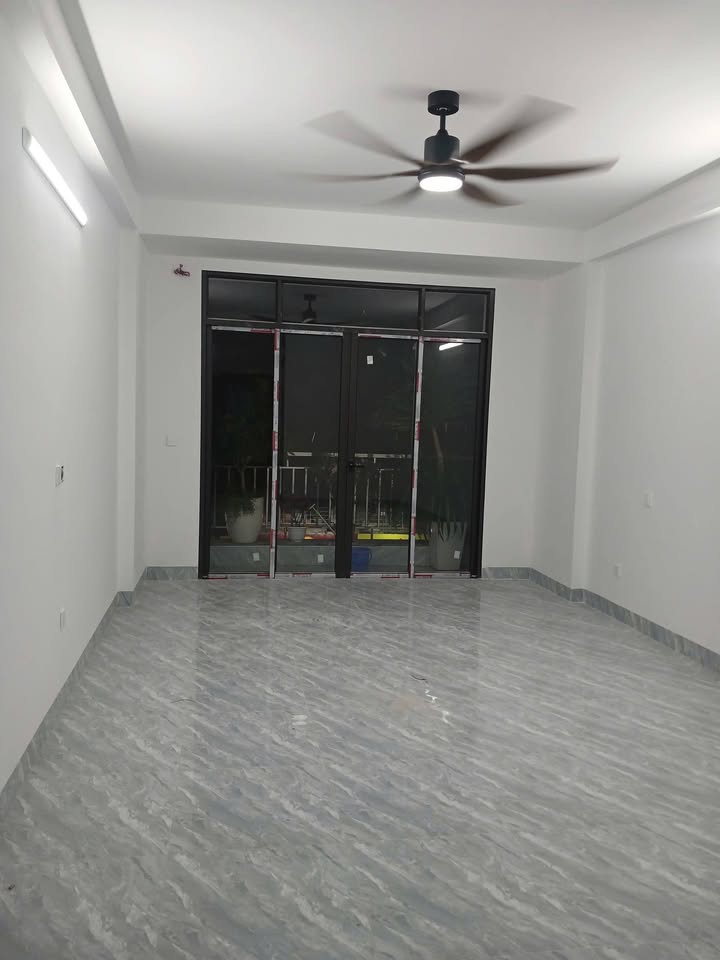 Cho thuê nhà mặt phố Dương Khuê 46m², 6 tầng - Kinh doanh sầm uất