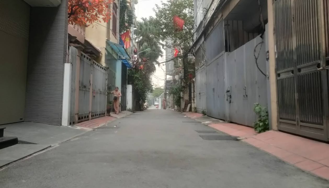 Nhà Riêng Nguyễn Khánh Toàn 55m² - Ô tô vào tận nhà, sẵn sàng ở!