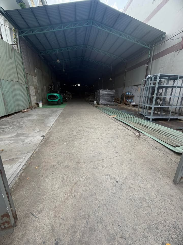 Cho Thuê Xưởng Tân Phước Khánh, Tân Uyên 1.000m² - Container thoải mái!