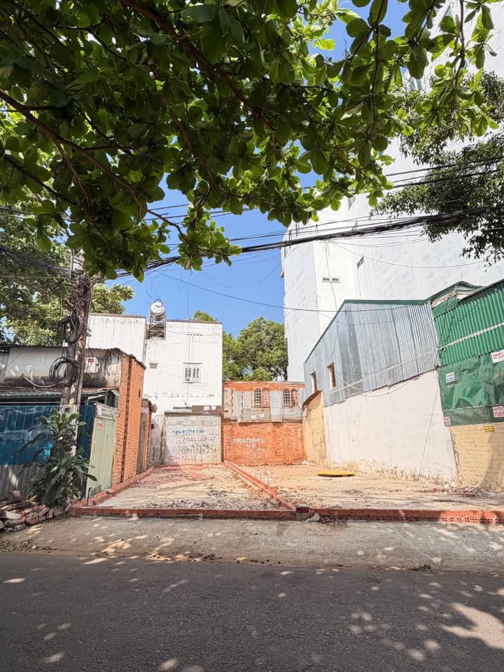 Nhà Mặt Tiền Kinh Doanh Đinh Núp, Buôn Ma Thuột - 70m² Giá 3.59 Tỷ