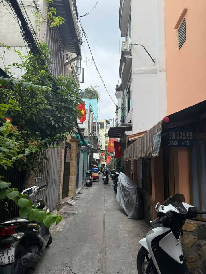 Nhà 8PN Hẻm 3m Nam Kỳ Khởi Nghĩa Q3, DT 42.6m², 7.5 Tỷ TL