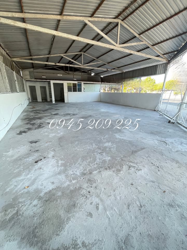 Cho thuê Mặt bằng Kinh doanh Góc 2 Mặt Tiền 200m² P.Bình Khánh, Long Xuyên