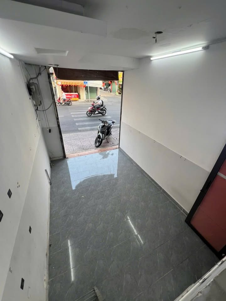 Mặt bằng Nguyễn Kiệm, Phú Nhuận 7 triệu - Mặt tiền kinh doanh!