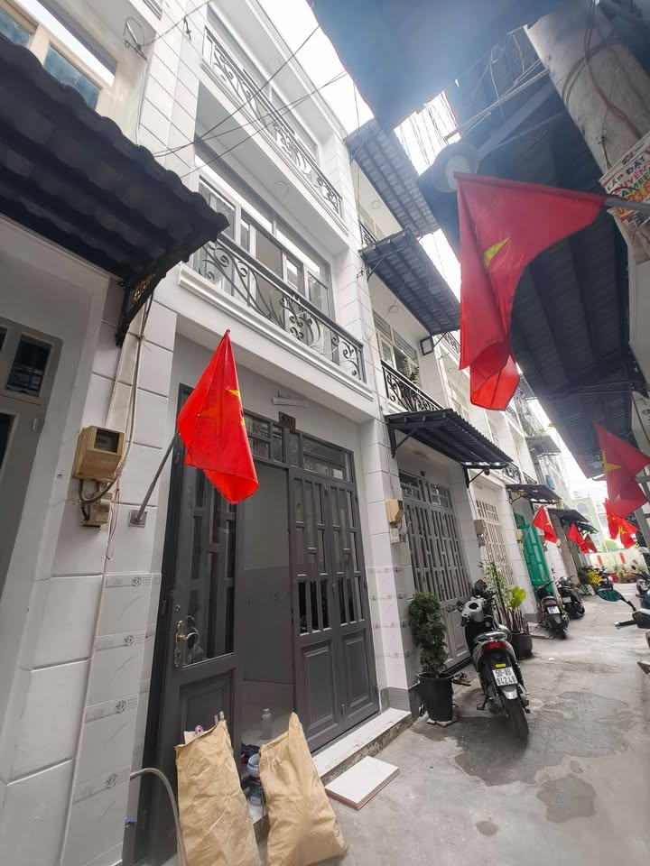 Nhà Nguyên Căn 3PN Tô Ngọc Vân, Q12 - Giá 6 Triệu/Tháng, Sẵn Ở Ngay