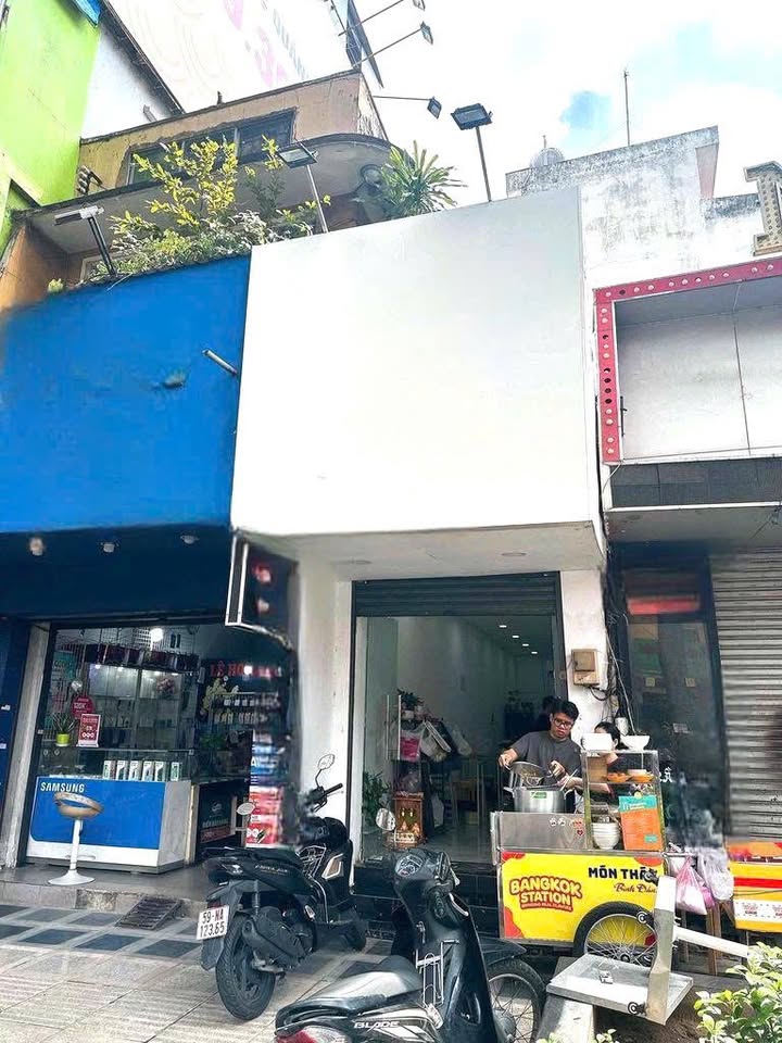 Mặt bằng Kinh doanh Đường 3/2, Q10 - 27m², Giá 12 Triệu/Tháng