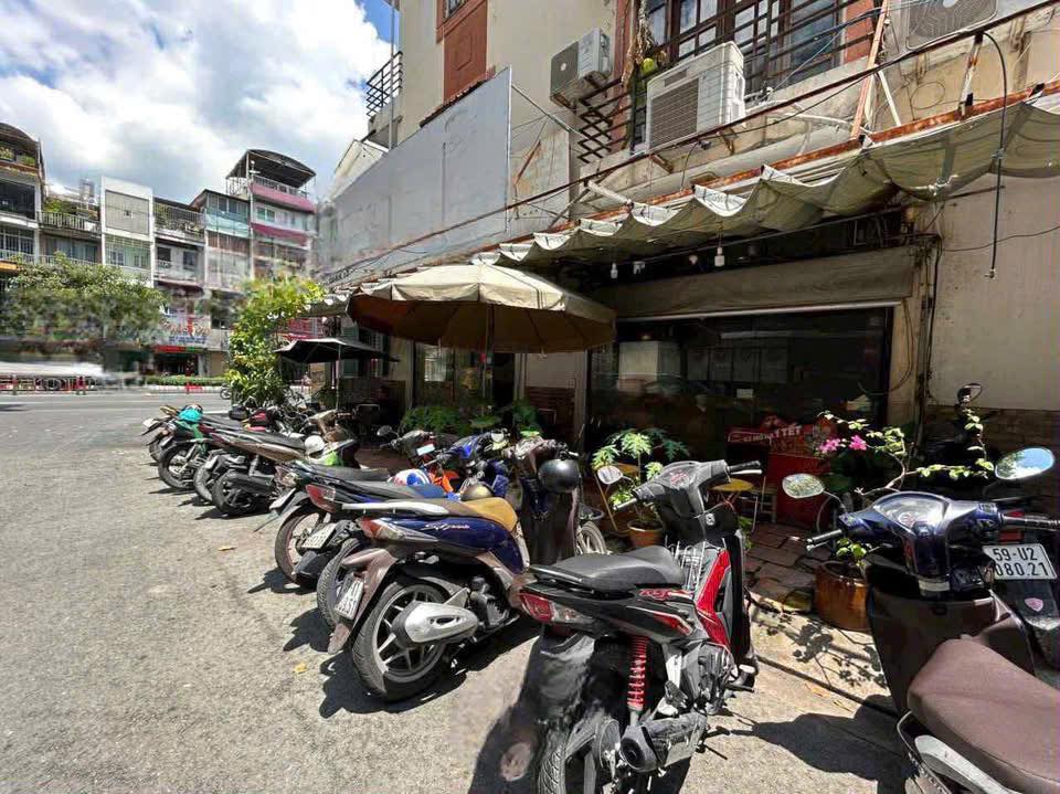 Mặt bằng Đường 3 Tháng 2, Quận 10 - 24m² giá 12 triệu - Mặt tiền kinh doanh