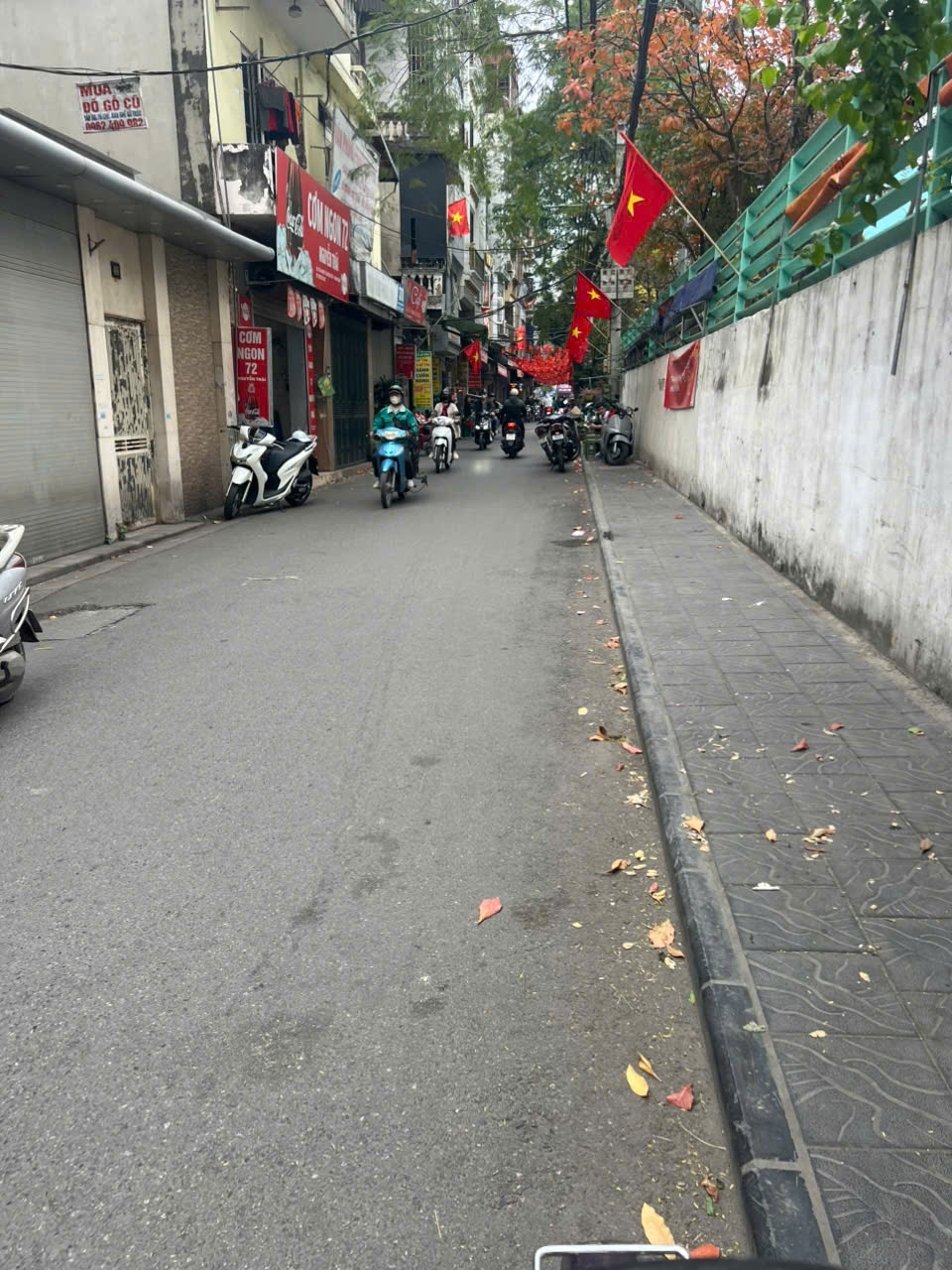 Nhà Phố Vũ Tông Phan, Thanh Xuân 42m² - Ô tô vào tận nhà, kinh doanh đỉnh!