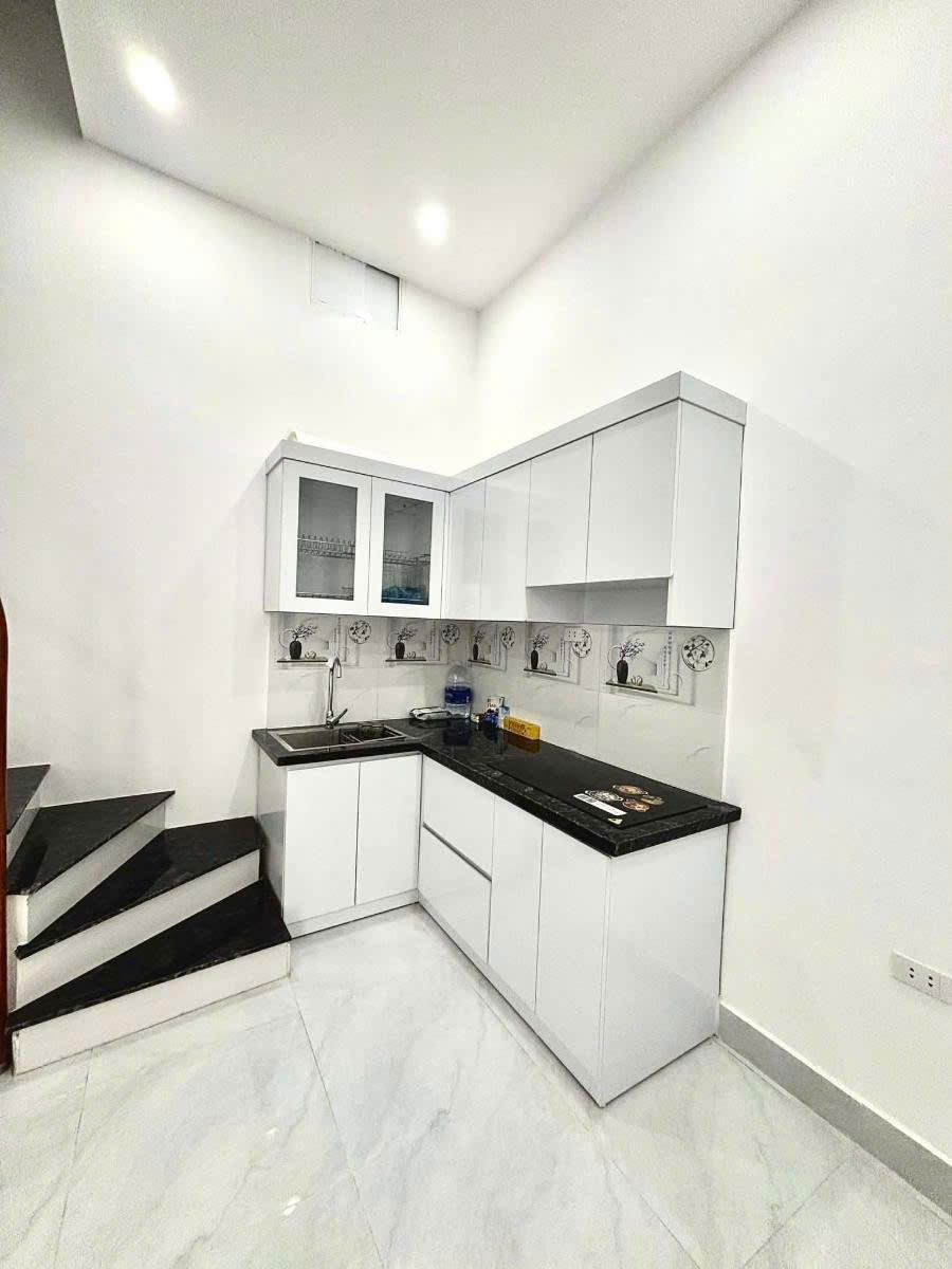 Nhà Phố Đống Đa 35m² Sổ Đỏ Vuông Vắn - 20m ra Phố Tôn Đức Thắng