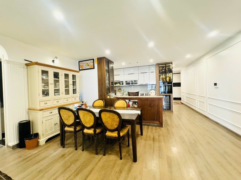 Bán Căn Hộ Chung Cư The West Cầu Giấy 97m² - 2 Slot Ô Tô, Sổ Đỏ Lâu Dài