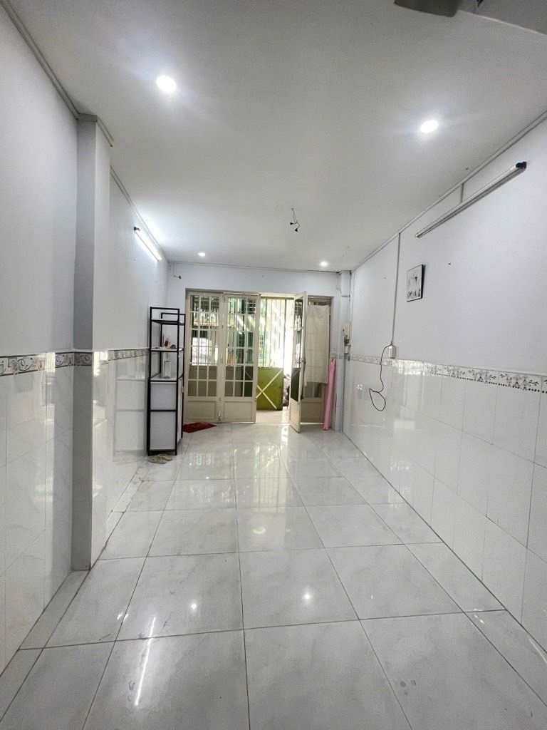 Nhà 45m² 2 tầng Quận 10 - Hẻm ba gác, sát Ngã Bảy - 5.8 tỷ