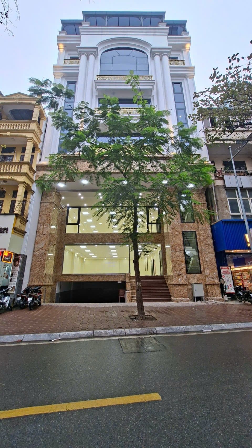 Nhà Phố Đại La 265m² - 9 Tầng Hiện Đại, Kinh Doanh Đỉnh Cao