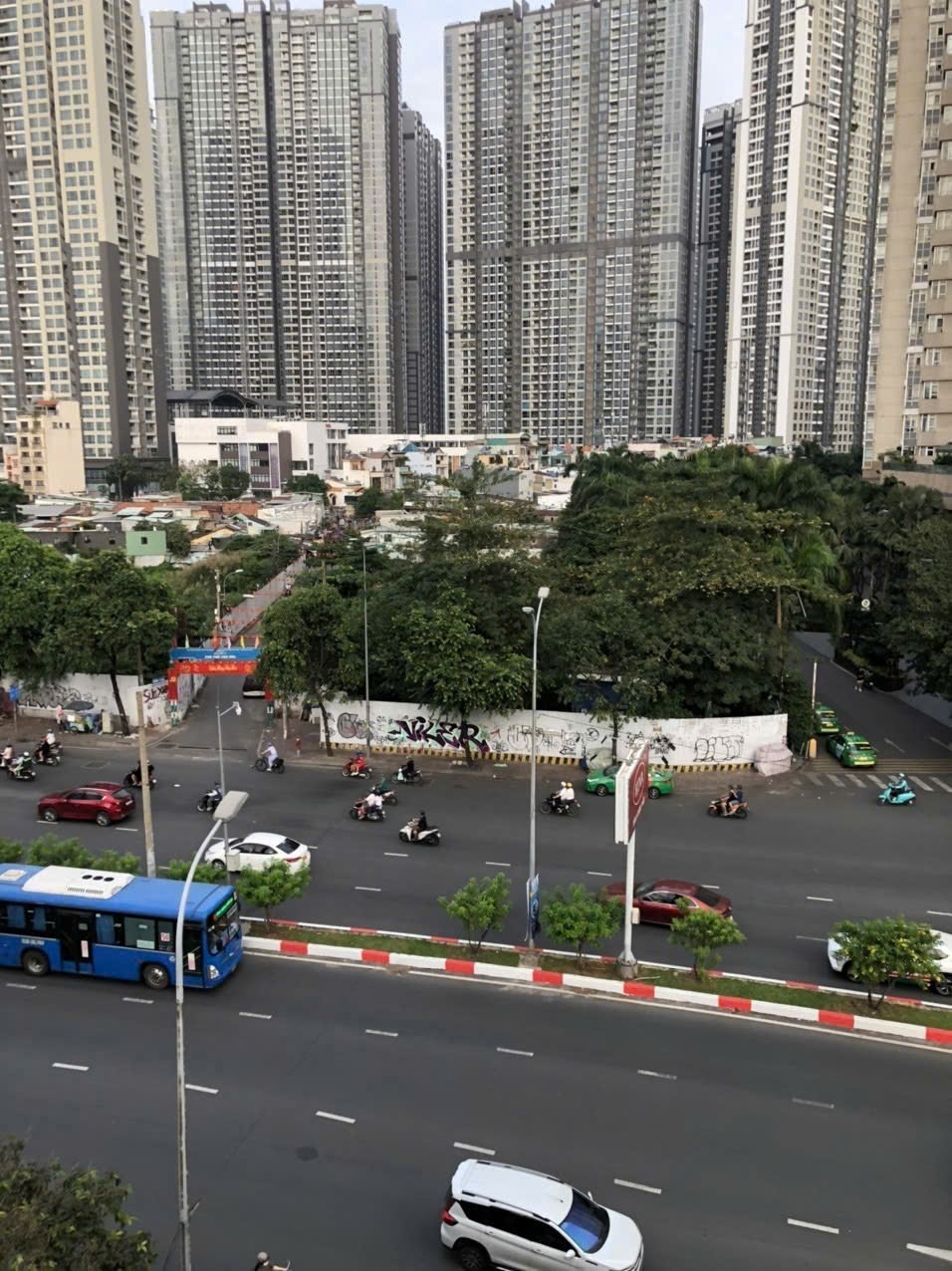 Nhà Mặt Tiền Nguyễn Hữu Cảnh 90m² - 5 Tầng Thang Máy, Dòng Tiền 850 Triệu/Năm