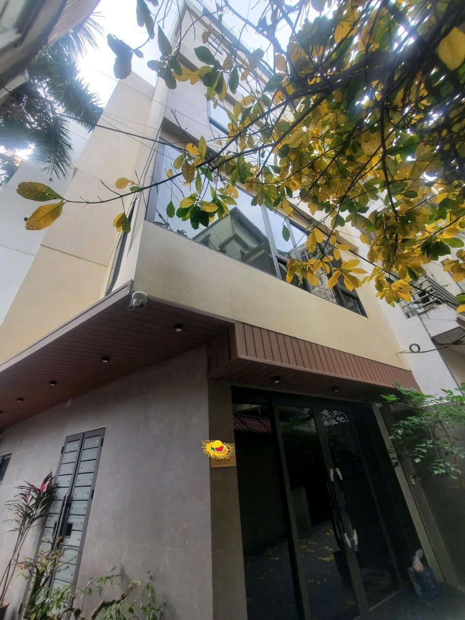 Nhà 7 tầng thang máy Nguyễn Văn Cừ, Long Biên - 50m², ô tô vào nhà, giá 12.8 tỷ