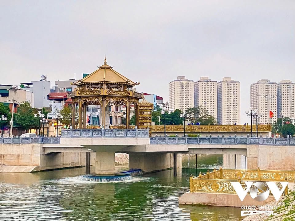 Nhà 5 tầng đường Kim Giang, Văn Giang - 4.5 tỷ, ô tô tránh